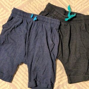 Two pairs cat and Jack boys jogger shorts 5T